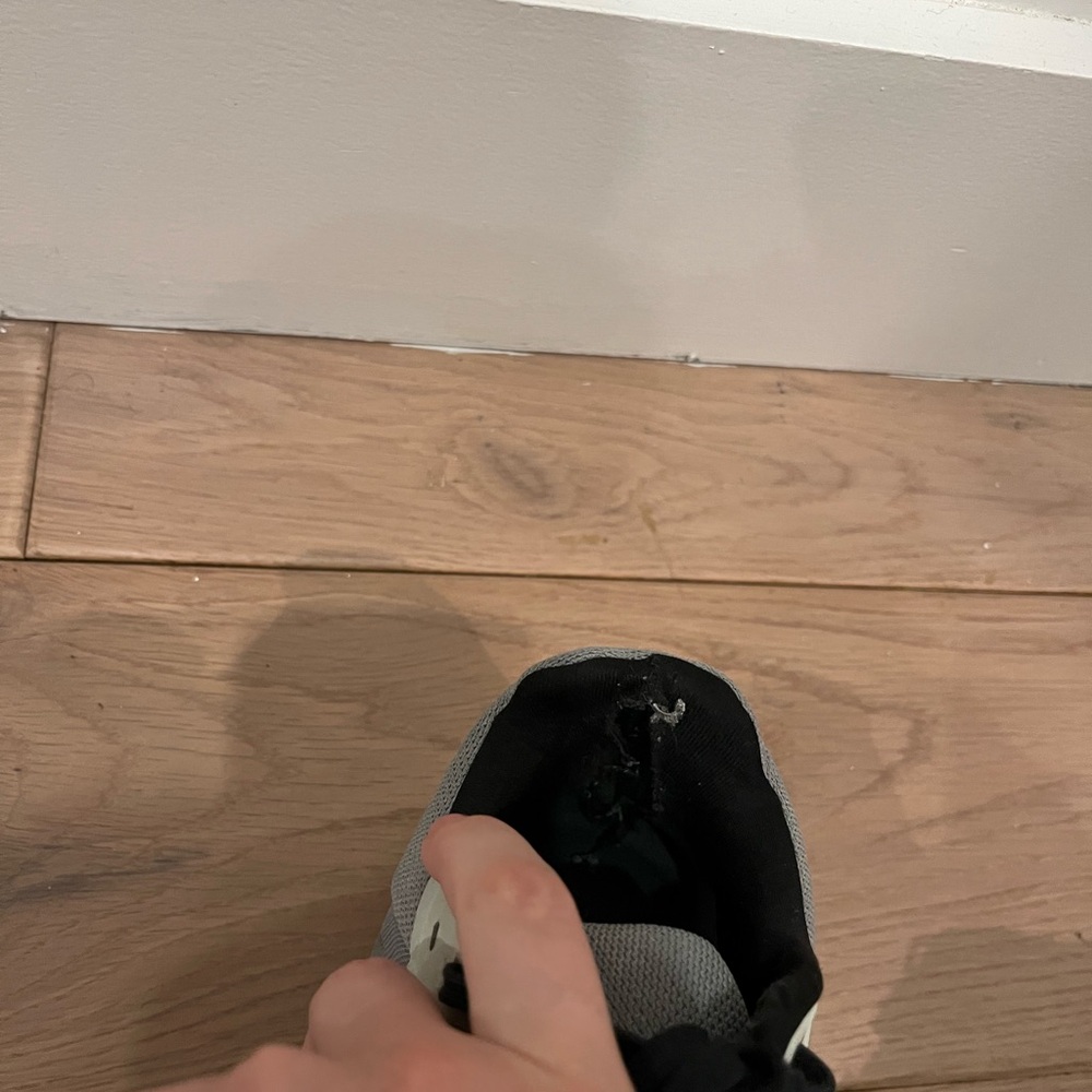 On Running - Cloud Runner Sneaker - image 7